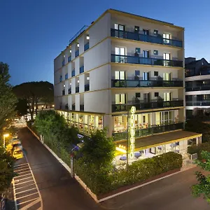 3* Hotel Carlton